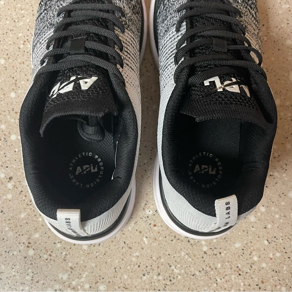 New In Box Women’s APL Athletic Propulsion Labs TechLoom Pro Size 7.5 Black/HtrG - Picture 5 of 8